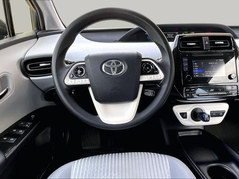 Used 2018 Toyota Prius Two w/ Prius Two Safety Plus Package FWD image 6