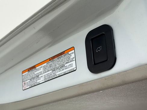 Certified 2017 Toyota Sienna Limited Premium AWD/4WD image 32