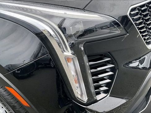 Used 2022 Cadillac XT4 Luxury w/ Cold Weather Package AWD/4WD image 29