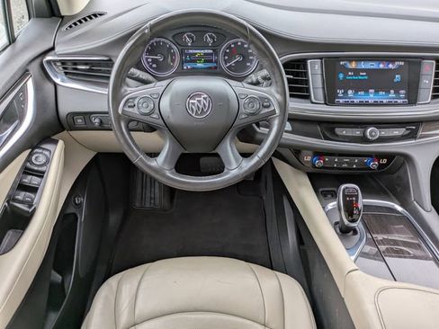 Used 2019 Buick Enclave Essence FWD image 16