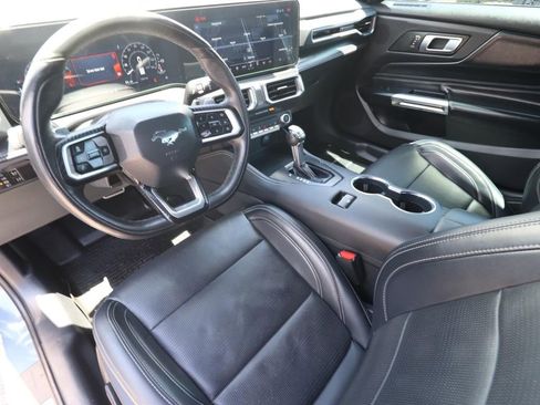 Used 2025 Ford Mustang GT Premium RWD image 6
