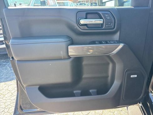 Used 2022 GMC Sierra 2500 AT4 w/ AT4 Premium Plus Package AWD/4WD image 25