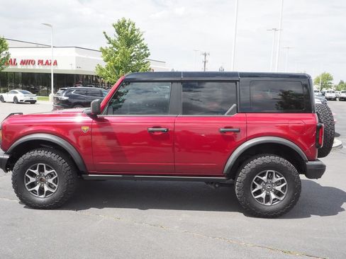 Used 2025 Ford Bronco Badlands AWD/4WD image 4