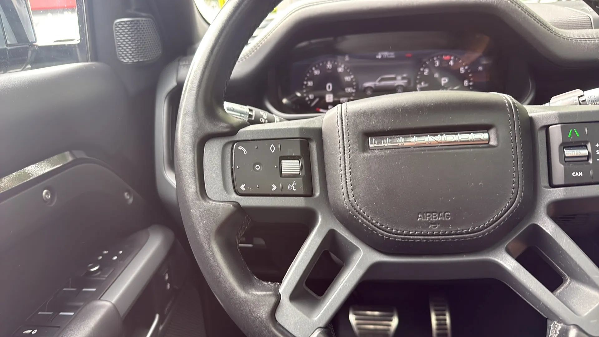 Used 2020 Land Rover Defender 110 X AWD/4WD image 29