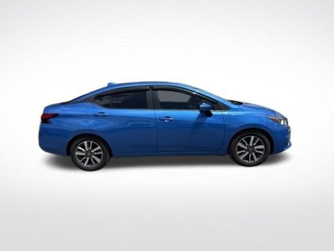 Used 2020 Nissan Versa SV FWD image 5