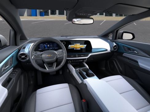 New 2026 Chevrolet Equinox EV LT image 15