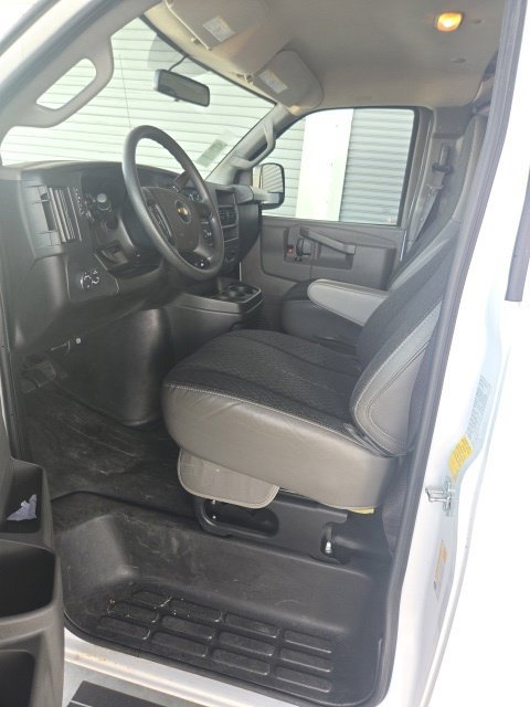 Used 2025 Chevrolet Express 2500 w/ Driver Convenience Package RWD image 21