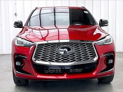 Certified 2024 INFINITI QX55 Essential image 3