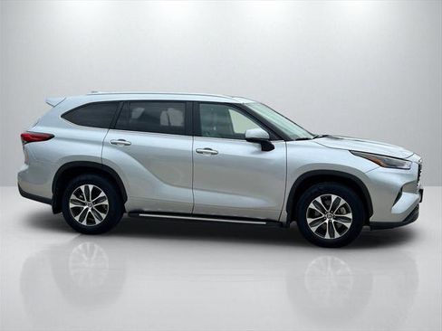 Certified 2023 Toyota Highlander XLE image 4