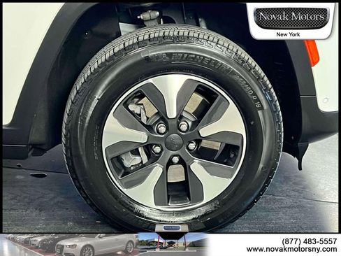 Used 2023 Jeep Grand Cherokee 4WD 4xe w/ Luxury Tech Group II image 9