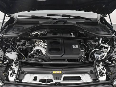 Used 2025 Mercedes-Benz GLC 43 AMG 4MATIC image 30