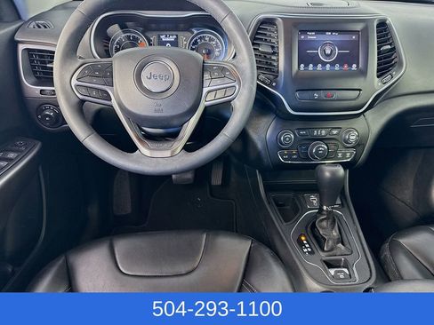 Used 2020 Jeep Cherokee Latitude Plus FWD image 23
