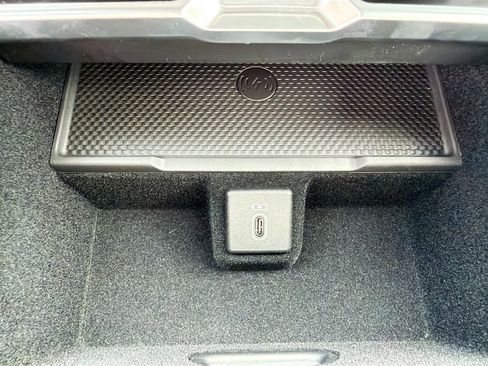 New 2026 Land Rover Range Rover SE image 31