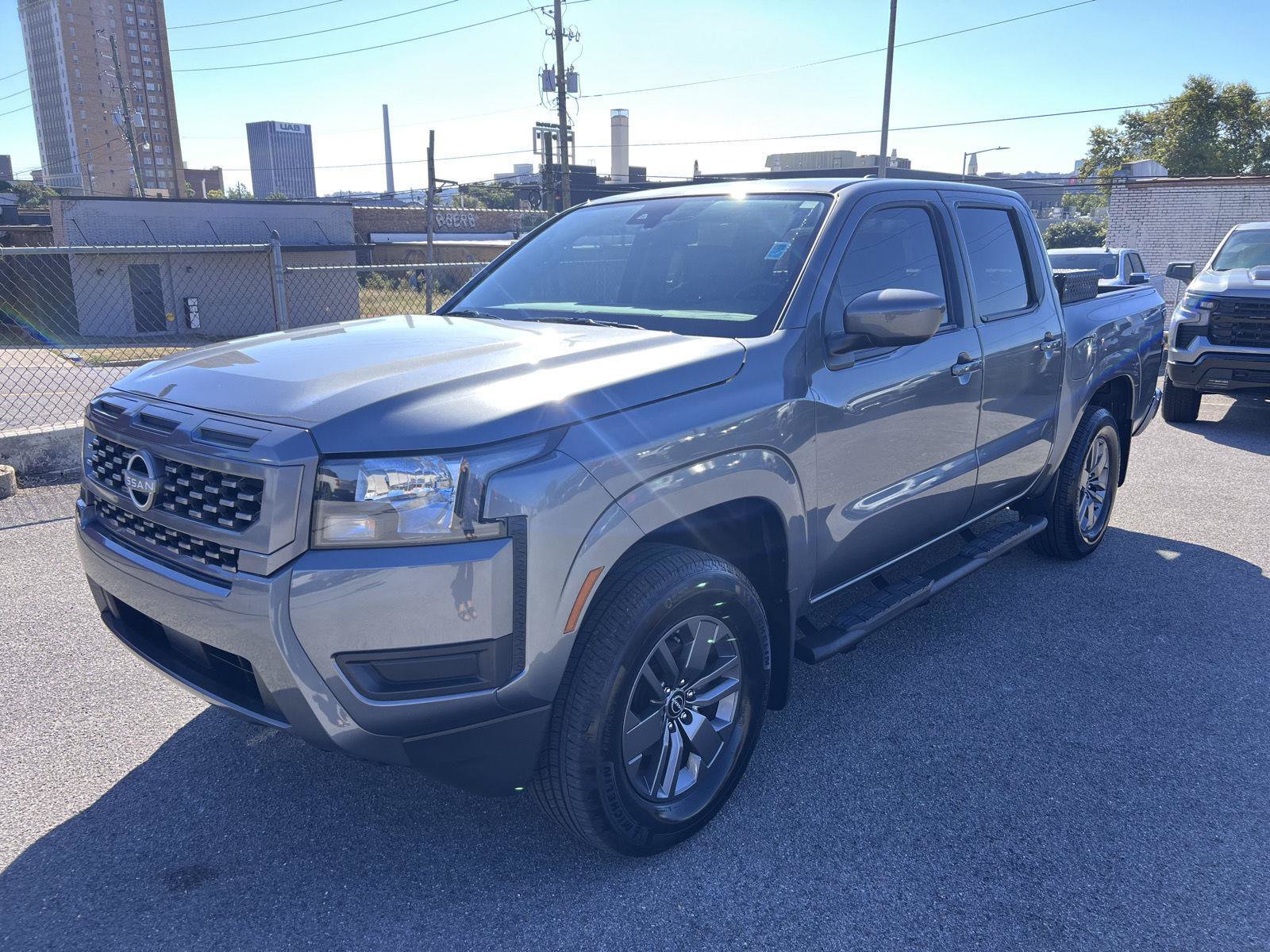 Used 2025 Nissan Frontier SV AWD/4WD image 26