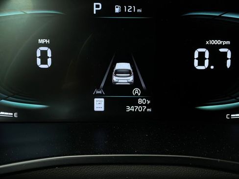 Used 2025 Kia Soul LX w/ LX Technology Package FWD image 35