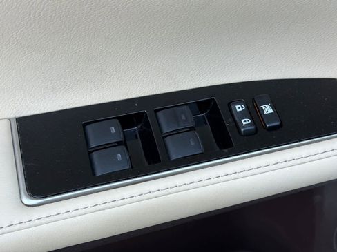 Used 2016 Lexus ES 350 w/ Luxury Package w/Wood Trim FWD image 13