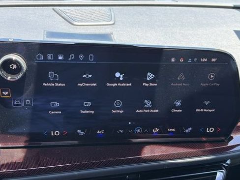 New 2026 Chevrolet Traverse Z71 w/ Enhanced Driving Package AWD/4WD image 19
