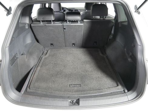 Used 2021 Volkswagen Tiguan SE R-Line AWD/4WD image 18