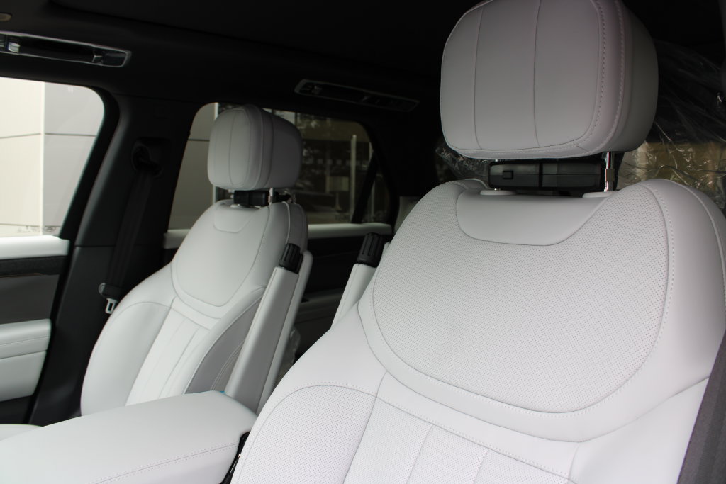 New 2027 Land Rover Range Rover Sport SE AWD/4WD image 7