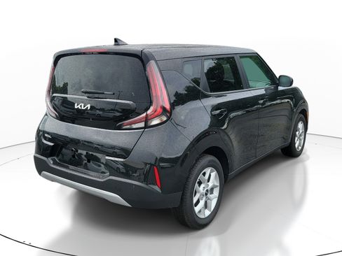 Certified 2025 Kia Soul LX w/ LX Technology Package FWD image 6