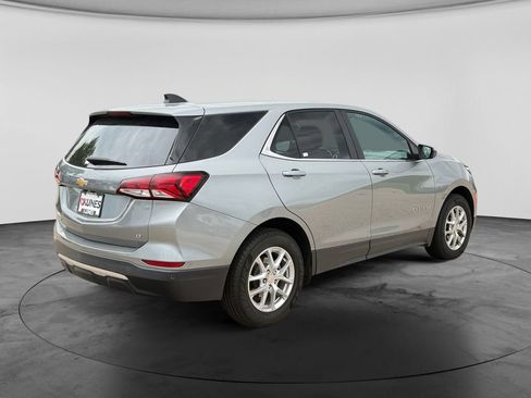 Used 2024 Chevrolet Equinox LT FWD image 9