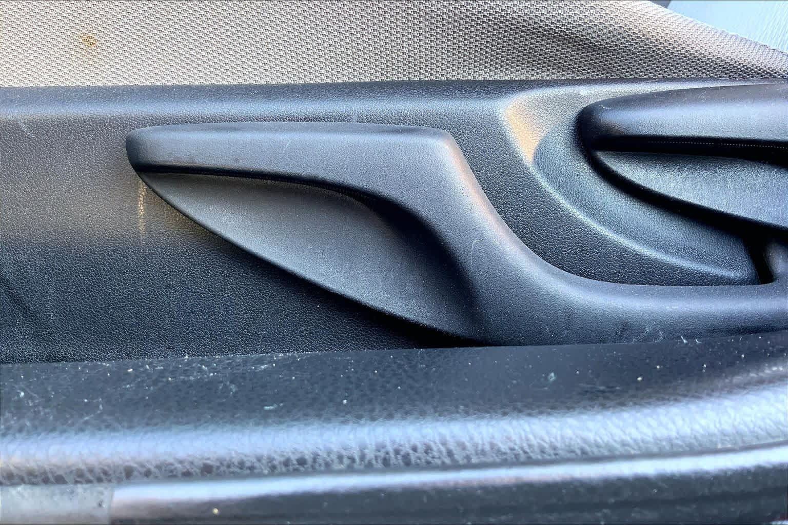 Used 2018 Toyota Corolla LE FWD image 34