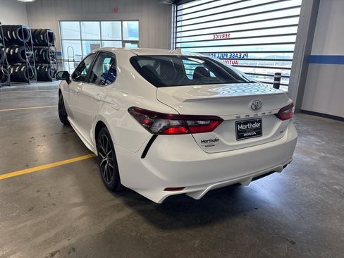 Used 2022 Toyota Camry SE image 7