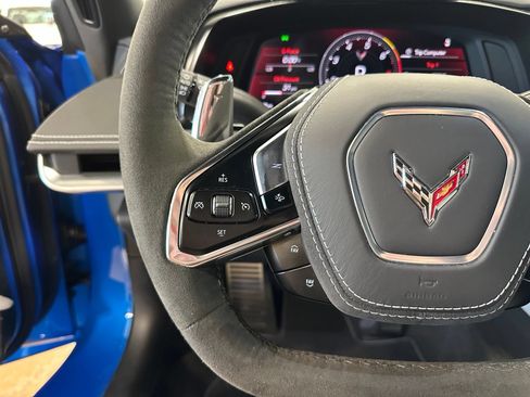 Used 2025 Chevrolet Corvette Stingray Preferred Cpe w/ Z51 Performance Package RWD image 18