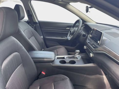 Used 2025 Nissan Altima 2.5 SV FWD image 10