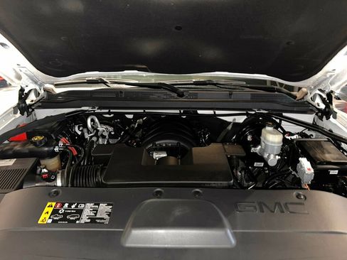 Used 2020 GMC Yukon SLT w/ Premium Edition image 9