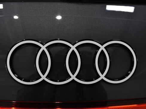Used 2025 Audi Q5 Prestige AWD/4WD image 13