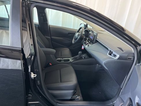 Used 2025 Toyota Corolla LE FWD image 20