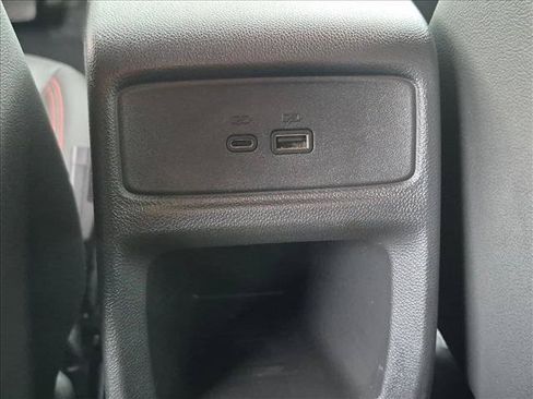 Used 2024 Chevrolet Trax RS w/ Sunroof Package FWD image 16