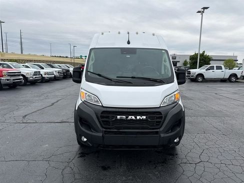 Used 2024 RAM ProMaster 3500 w/ Convenience Group FWD image 3