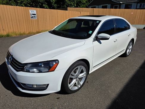 Used 2015 Volkswagen Passat TDI SE FWD image 2