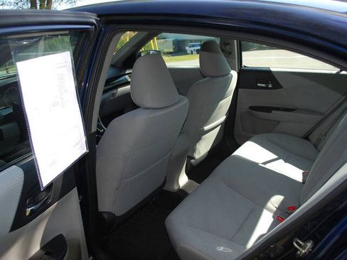 Used 2017 Honda Accord LX image 6