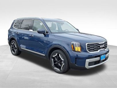 Used 2024 Kia Telluride S w/ S Sunroof Package
