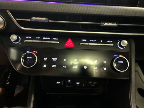 Used 2025 Hyundai Sonata Limited FWD image 17