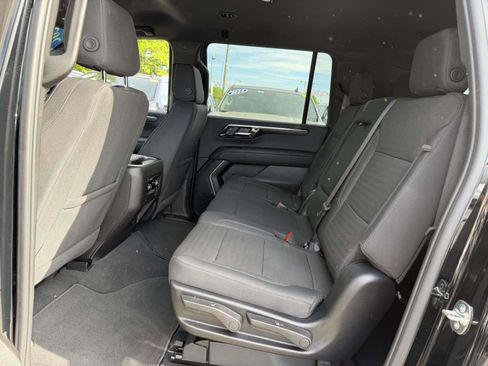 Certified 2025 Chevrolet Suburban LS AWD/4WD image 13