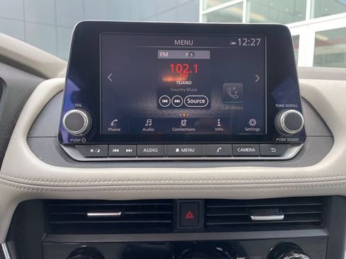 Certified 2023 Nissan Rogue SV FWD image 15