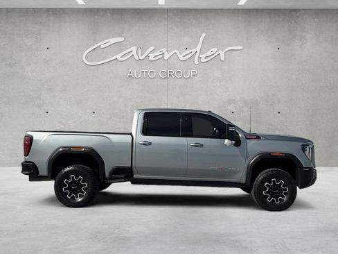 Used 2025 GMC Sierra 2500 AT4X image 17