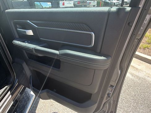 Used 2025 RAM 2500 Big Horn AWD/4WD image 17