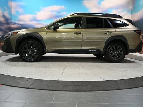 Used 2025 Subaru Outback Onyx Edition AWD/4WD image 5