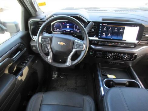 Used 2024 Chevrolet Silverado 2500 LTZ w/ LTZ Convenience Package image 15