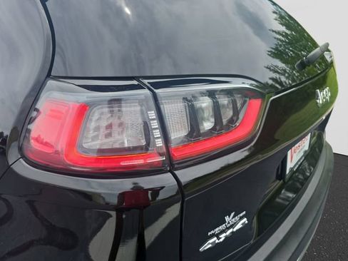 Used 2022 Jeep Cherokee Limited AWD/4WD image 36