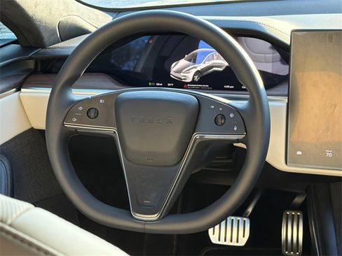 Used 2022 Tesla Model S Base image 11