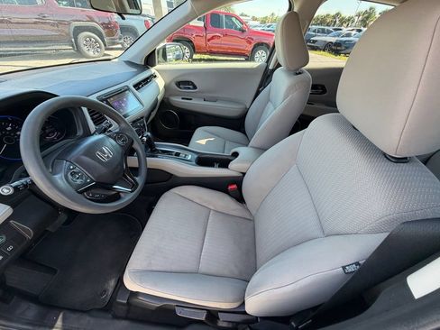 Used 2017 Honda HR-V EX image 17