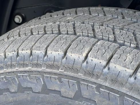 Used 2024 RAM 2500 Laramie AWD/4WD image 8