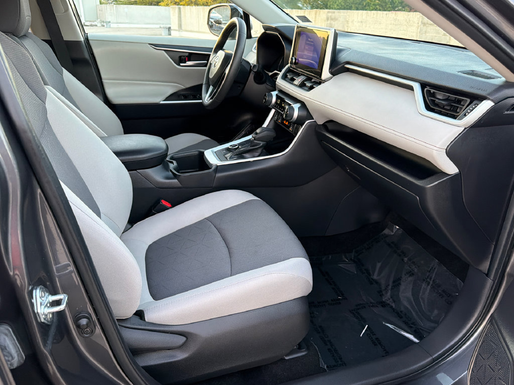 Used 2025 Toyota RAV4 XLE w/ Weather Package AWD/4WD image 15