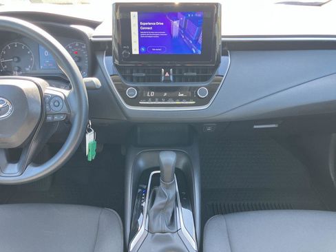 Used 2025 Toyota Corolla LE image 16